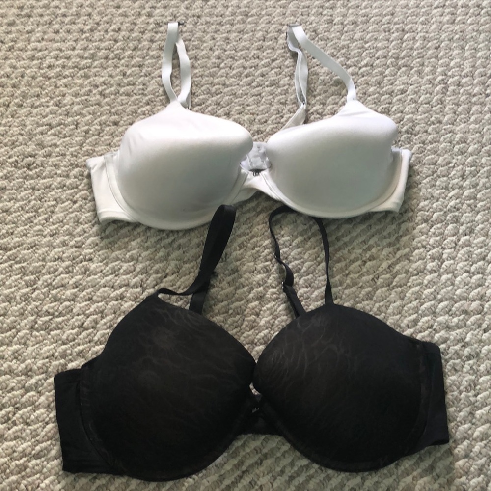 Bundle of 2 Vera wang bras